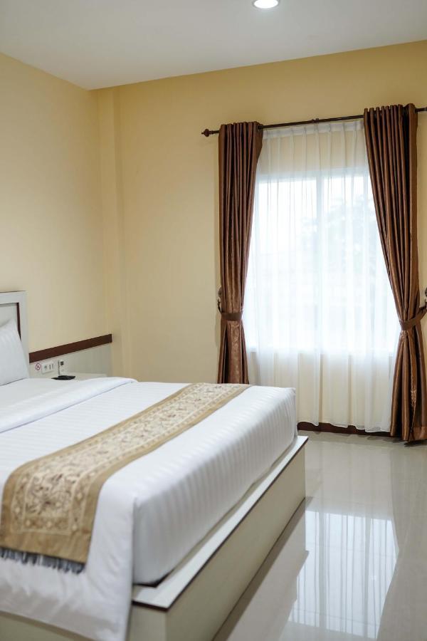 Grand Buana Lestari Hotel Padang  Exteriér fotografie